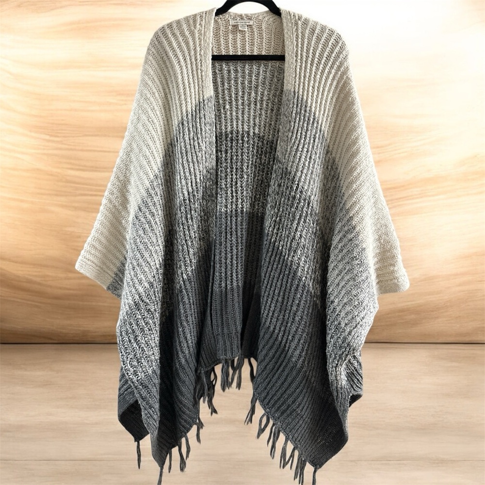 (SOLD)American Eagle Outfitters Gray Ombre Poncho